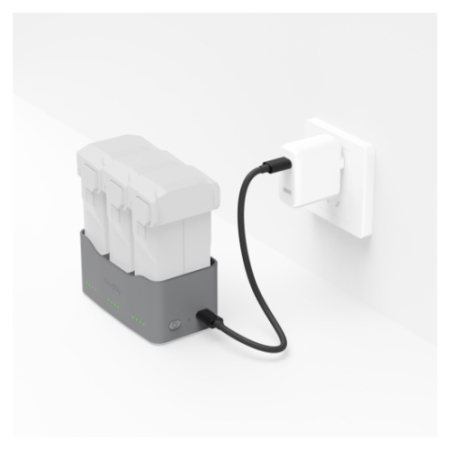 SmallRig 6382 Mini65 - trzykanałowa ładowarka 65W do akumulatorów do dronów DJI Mini 5 Pro / Mini 4 Pro / Mini 3 - przykład użycia